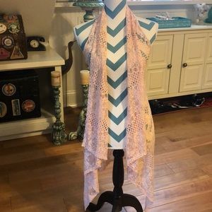 NWOT Pink lace rose pattern shawl vest